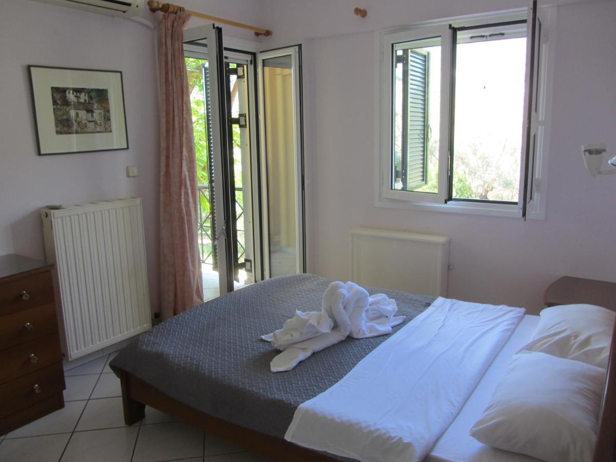 Xristina Studios Vasiliki  Luaran gambar