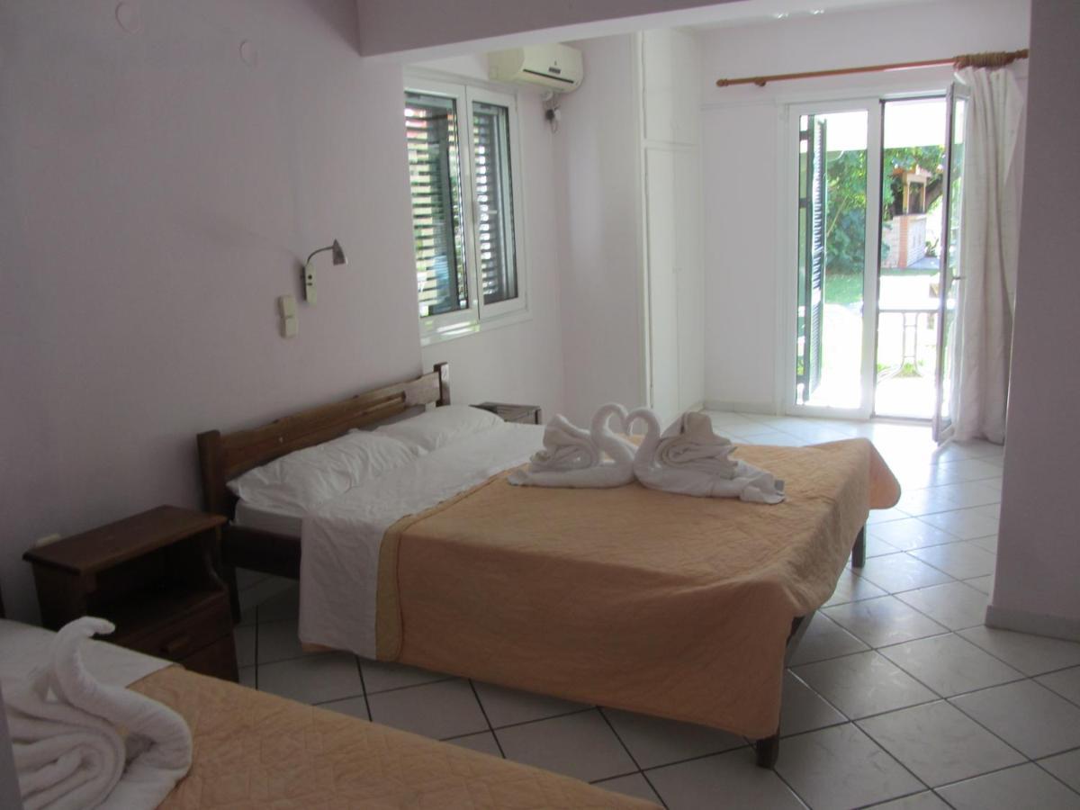 Xristina Studios Vasiliki  Luaran gambar
