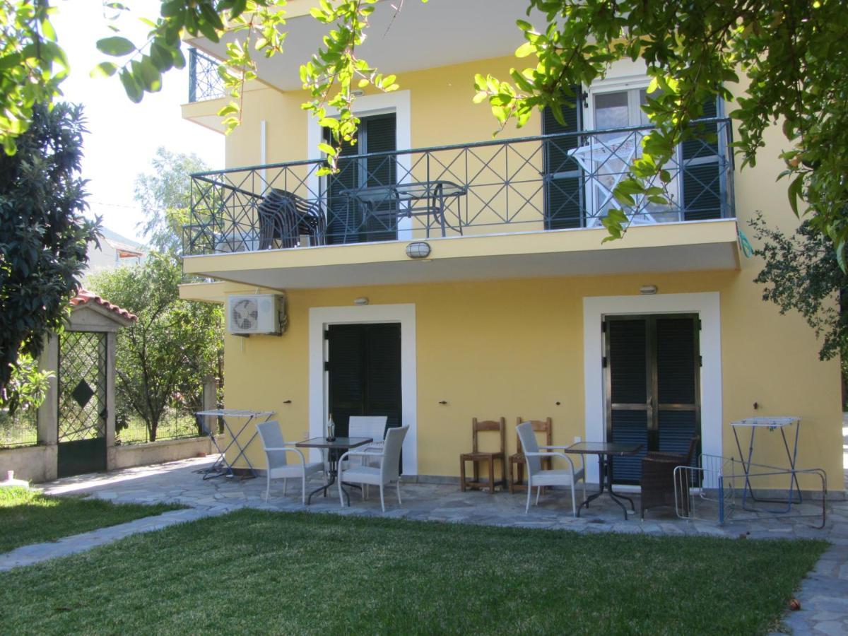 Xristina Studios Vasiliki  Luaran gambar