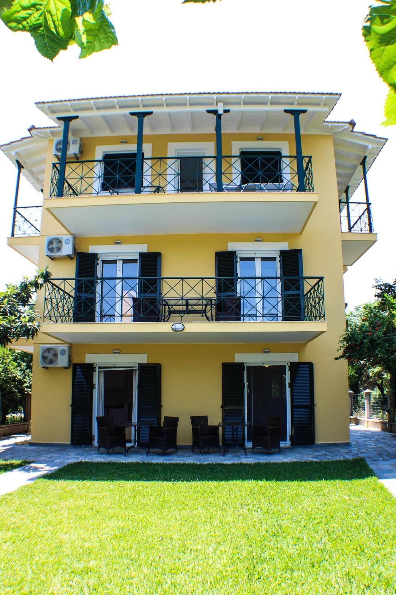 Xristina Studios Vasiliki  Luaran gambar